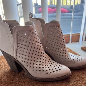 Womens Sz 9 Light Pink Booties